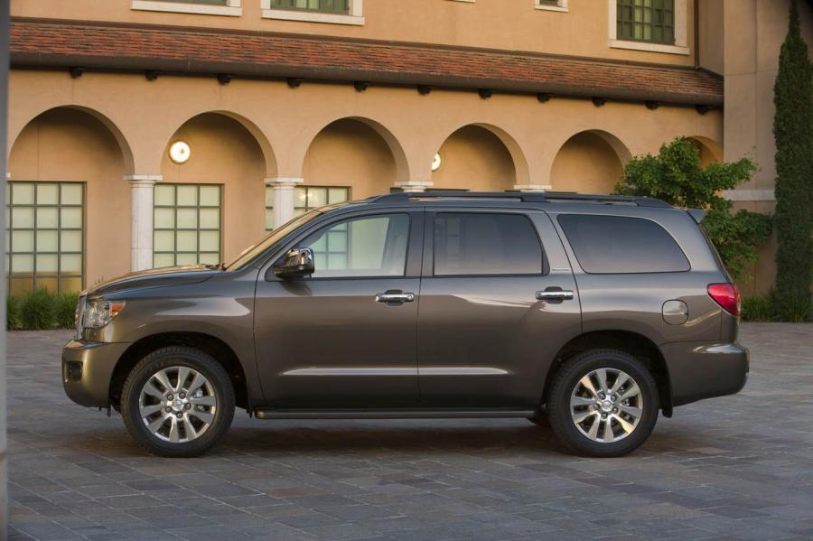  Toyota Sequoia 2013 года  (фото 4 из 50)